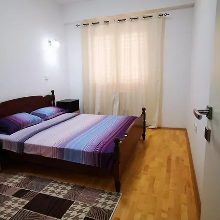 Splendid Two Bedroom Anastas Mitrev 25 *