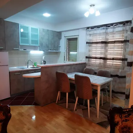 Apartman Splendid Two Bedroom Anastas Mitrev 25 *